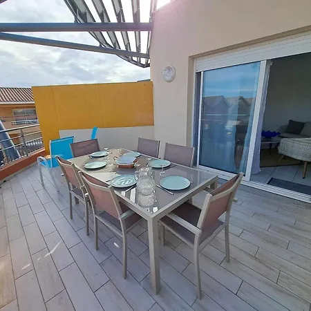 3 Pieces Climatise Avec Terrasse A Marseillan, Parking Prive, Proche Des Commodites - Fr-1-326-806