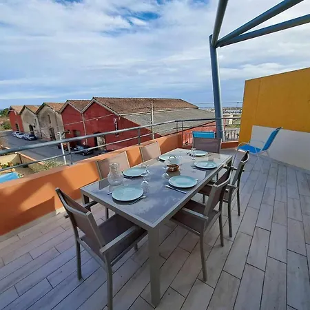 3 Pieces Climatise Avec Terrasse A Marseillan, Parking Prive, Proche Des Commodites - Fr-1-326-806 Marseillan